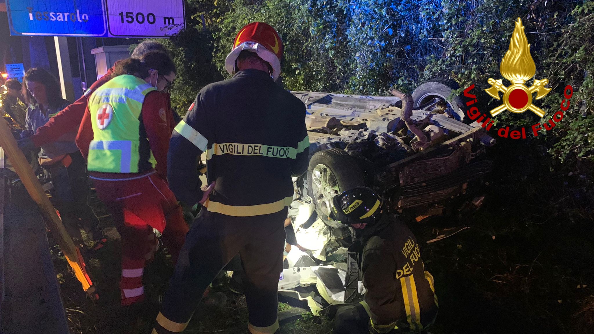 Incidente in A12 in cambio di carreggiata, due ragazzi restano in prognosi riservata