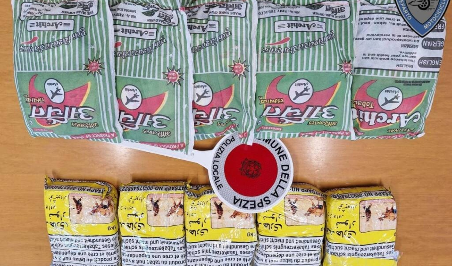 In un furgone non refrigerato 100 chili di pollo e carne ormai scongelati: ditta nei guai