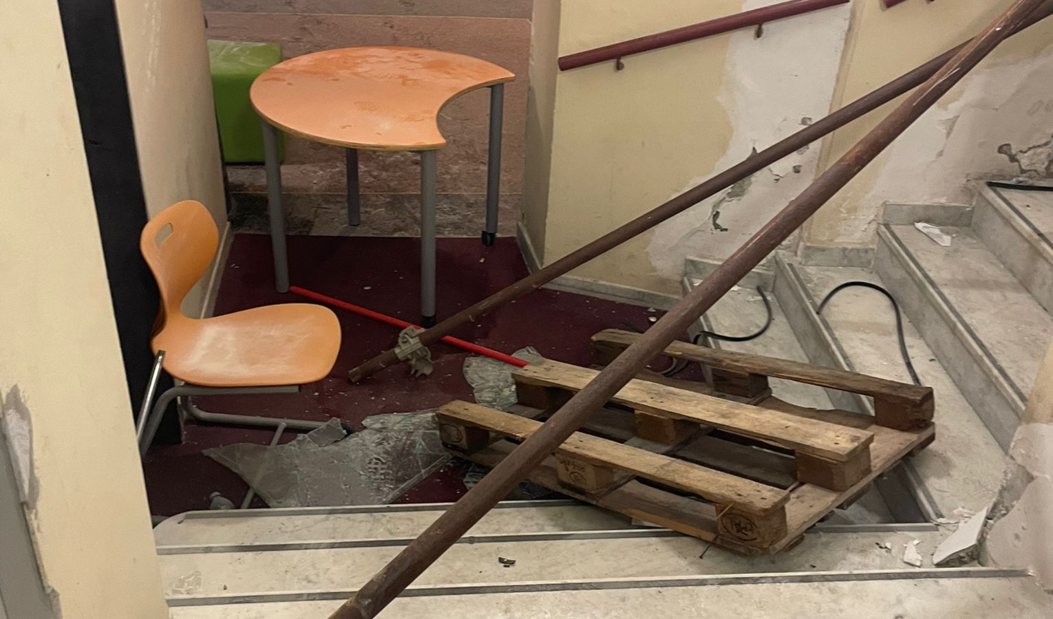 Blitz al Leonardo da Vinci, si indaga su due assalti simili. Oggi il presidio degli studenti