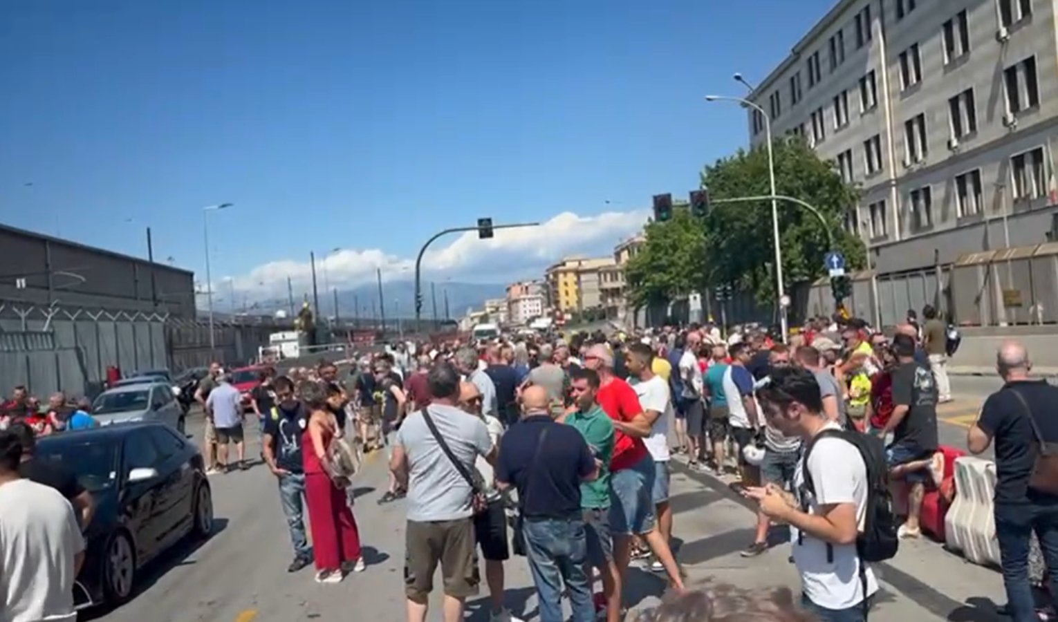 Portuali in sciopero a Genova, appello alle istituzioni: 