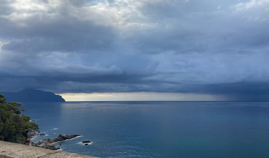 Meteo, tornano nubi e pioggia in Liguria: le previsioni per il weekend
