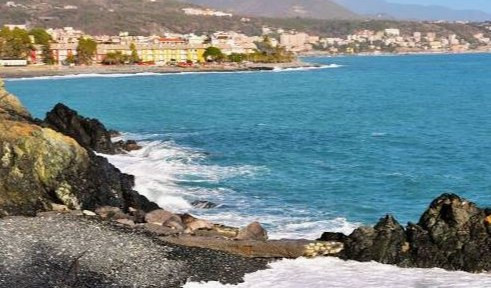 Cogoleto, donna trovata morta e senza vestiti in mare