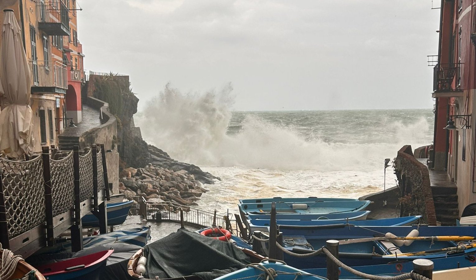 Ecco il freddo in Liguria, ancora vento di burrasca e mareggiata