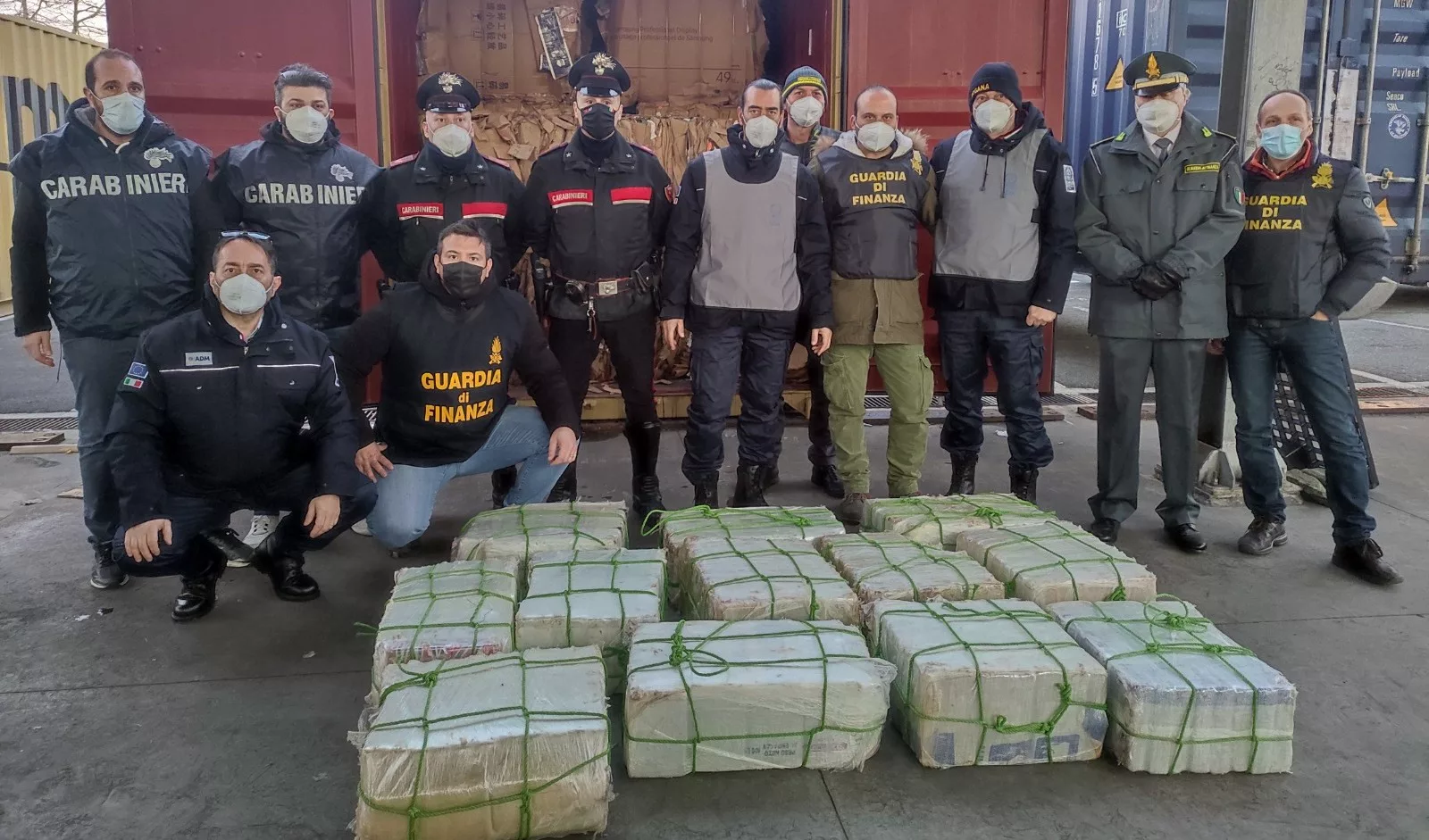 La Spezia, Sequestrati 412 Chili Di Cocaina Nel Porto - Primocanale.it ...