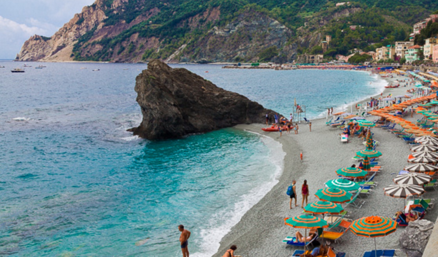 Estate 2024, Monterosso le batte tutte: è la migliore spiaggia d'Italia