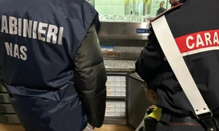 Sporcizia e lavoro in nero, maxi multe a quattro locali di Sampierdarena