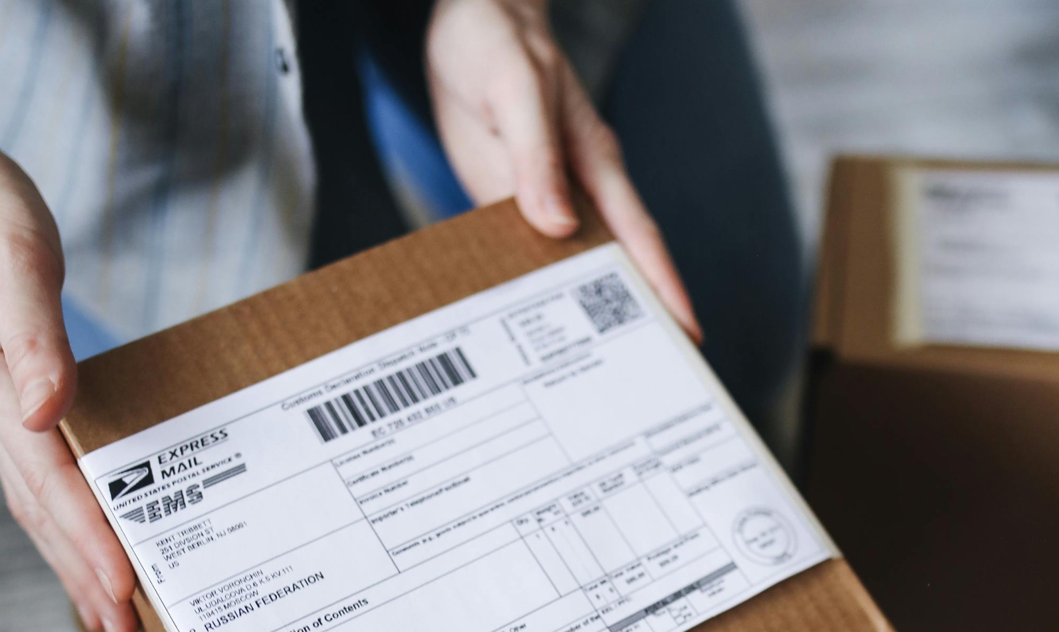 Spedisce un pacco con una bomba a una agenzia di recupero crediti, indagato un 60enne