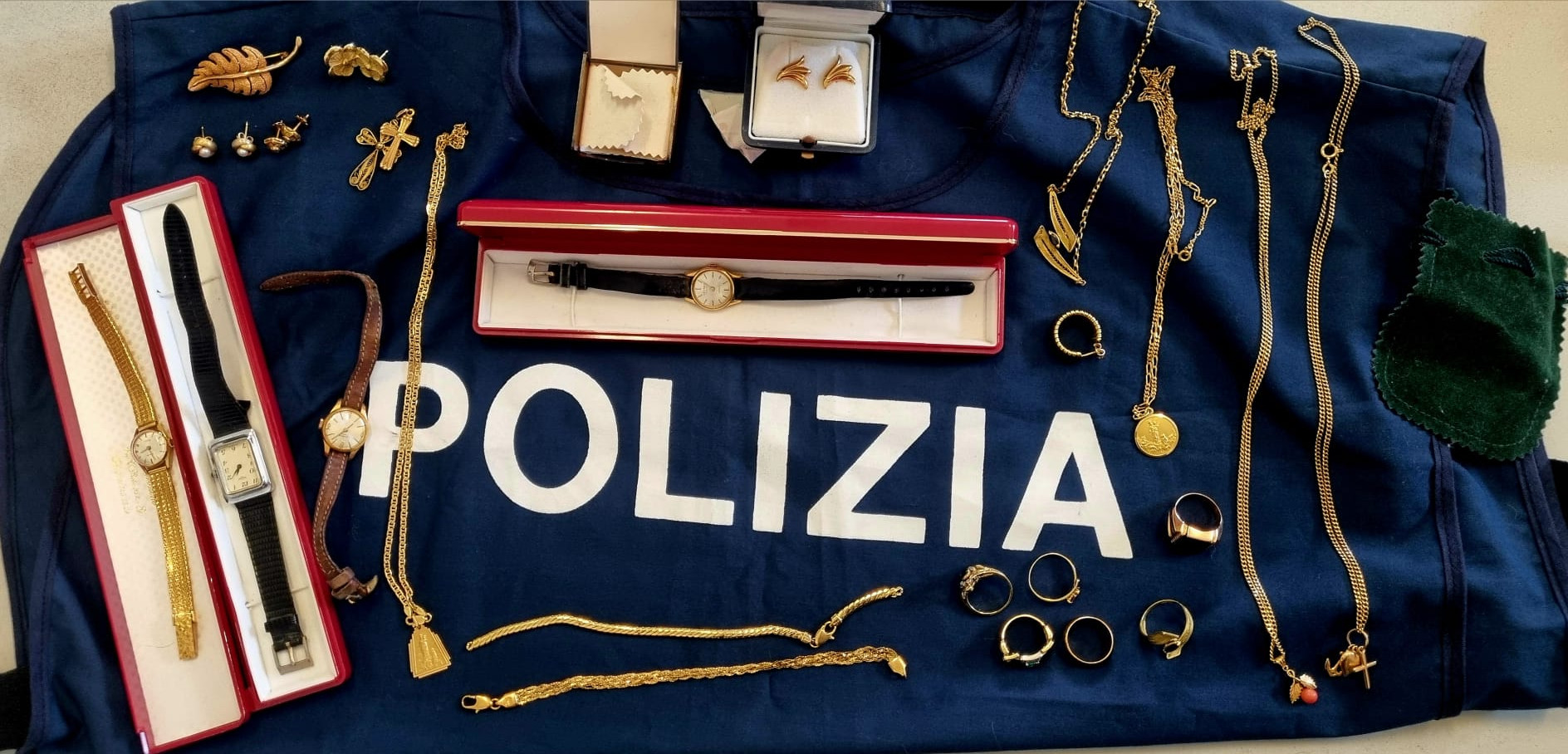 Da Napoli a Genova per truffare gli anziani: due arresti