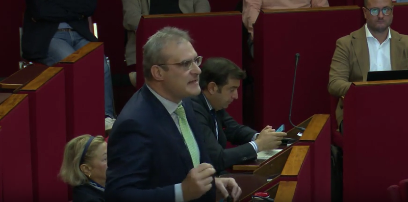 Piciocchi contro la Giunta: “Su Amt milioni come caramelle, state minando il risanamento