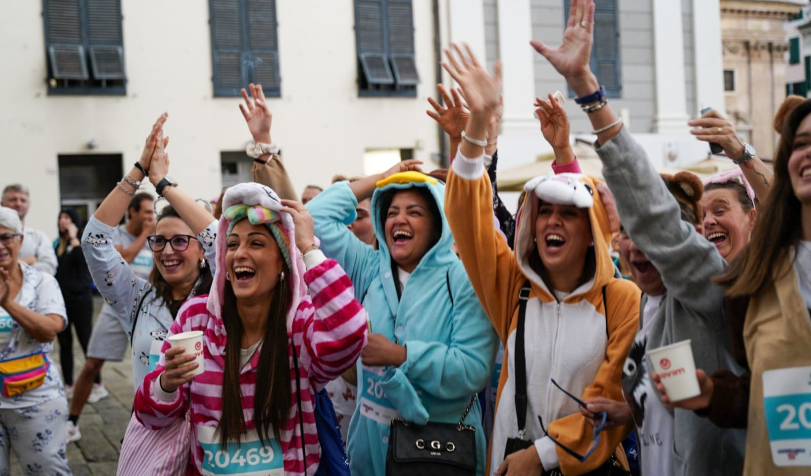 A Genova la corsa in pigiama ha sfidato la pioggia, in 1.500 alla