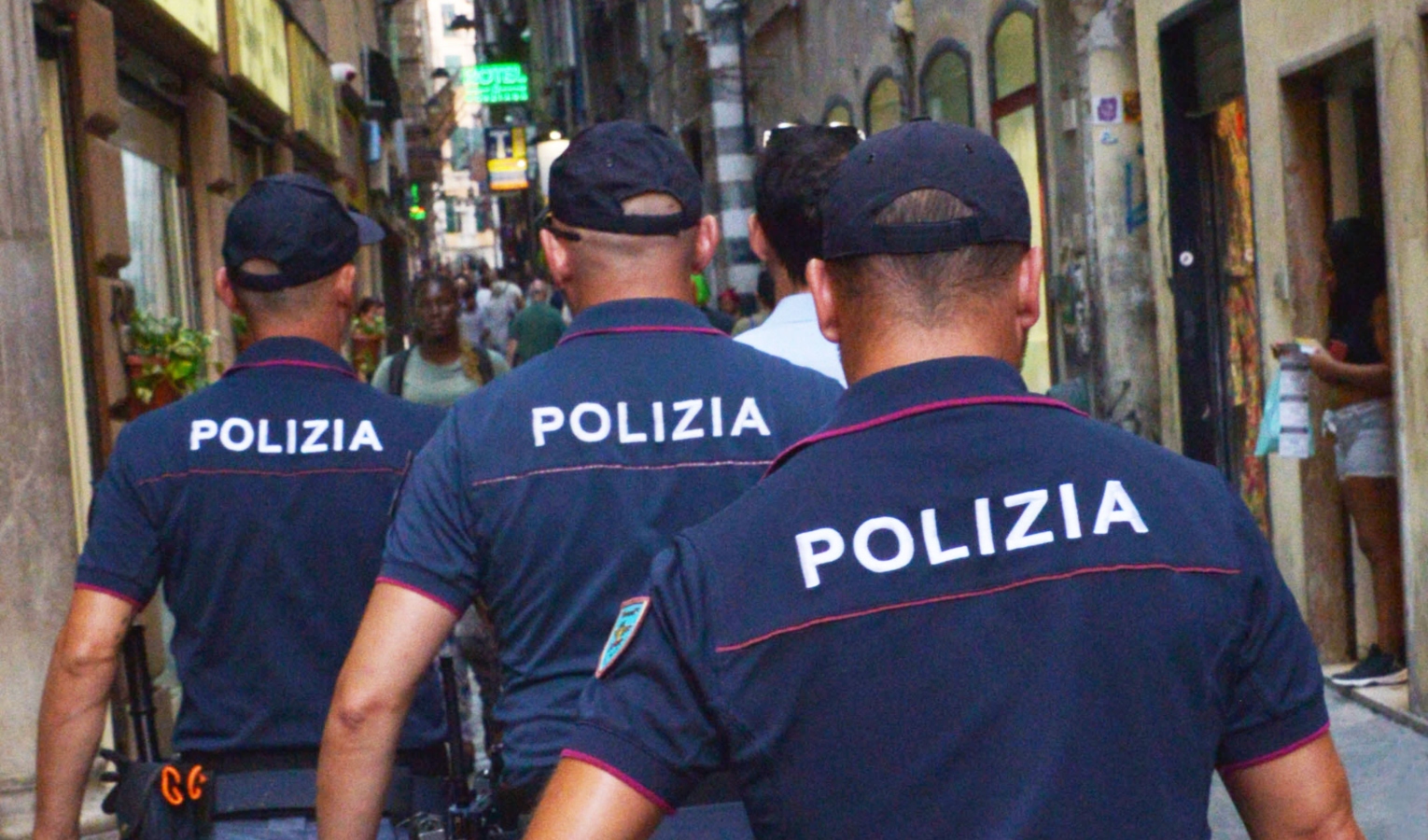 Genova, a bordo di un monopattino con la droga negli slip: arrestato