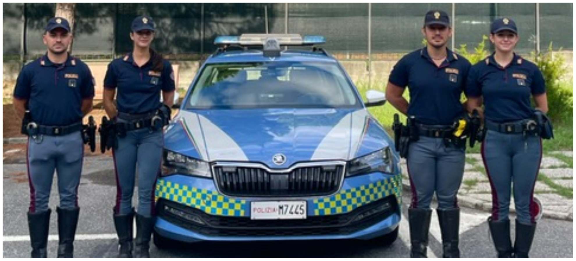 Infarto nel parcheggio dell'autogrill, uomo soccorso dalla polizia stradale
