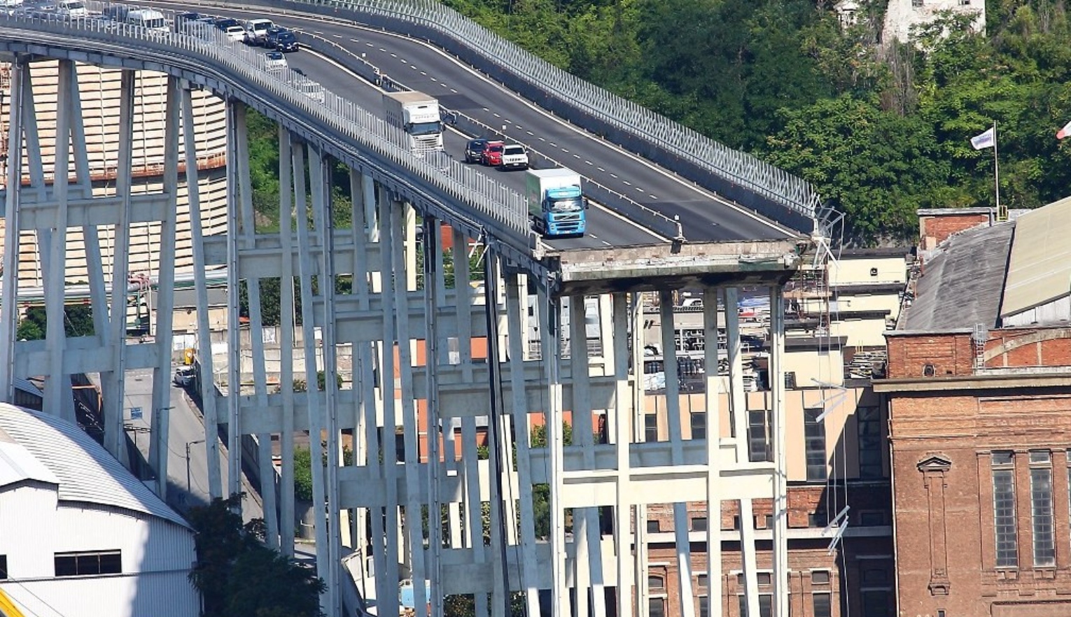 Morandi, il disegno di legge per le vittime dell'incuria è al giro di boa