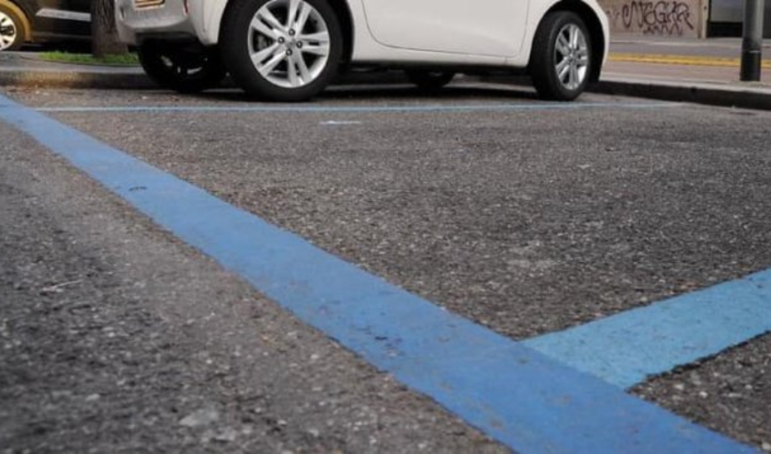 Nuovi parcheggi in centro a Genova, i commercianti scrivono al sindaco