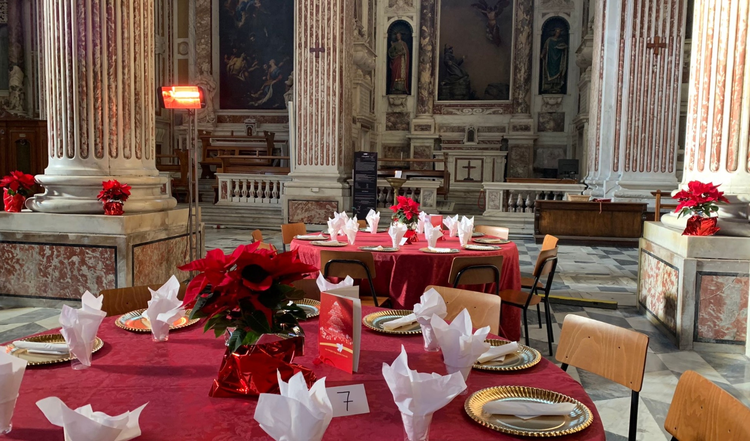 Soli, famiglie e anziani: in 350 al pranzo di Natale di Sant'Egidio alla Nunziata