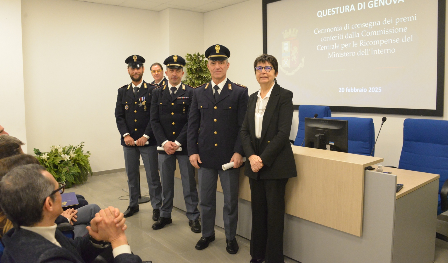 Truffe sventate e assassini arrestati: la Polizia premia gli agenti 