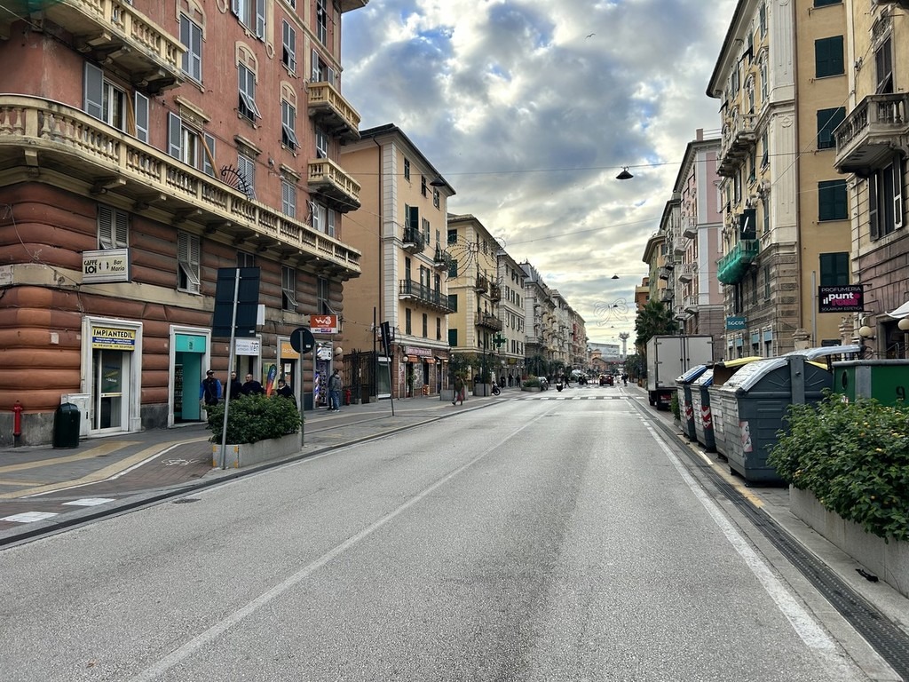 Manifestazioni ex Ilva, la gente di Cornigliano in piazza: