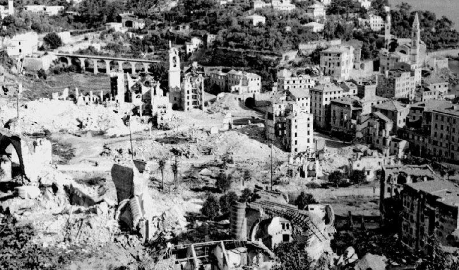 81 anni fa il primo bombardamento di Recco: la sirena ricorda le 127 vittime 