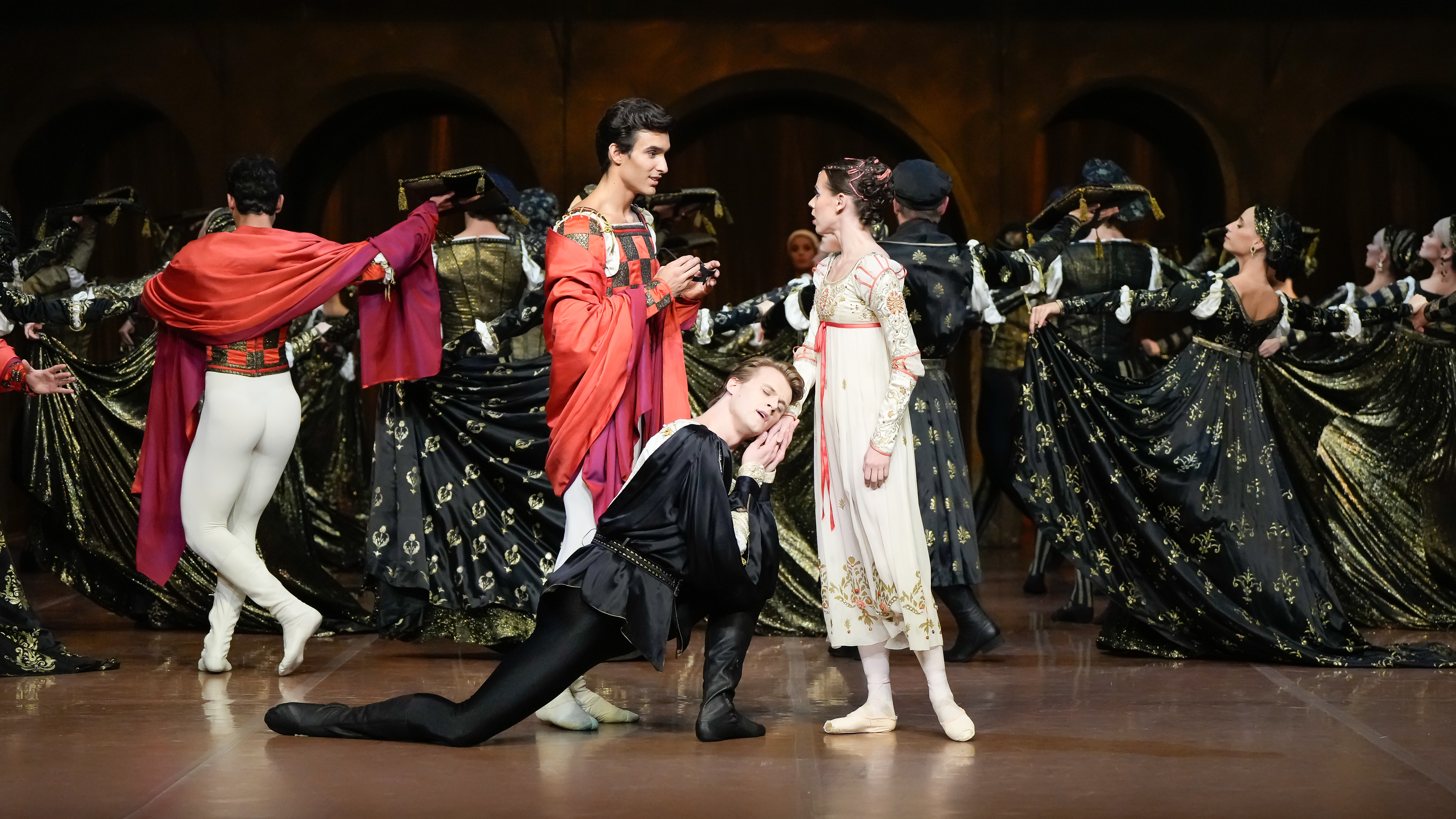 L'amore proibito sotto le stelle: a Nervi il 'Romeo e Giulietta' del Balletto di Stoccarda