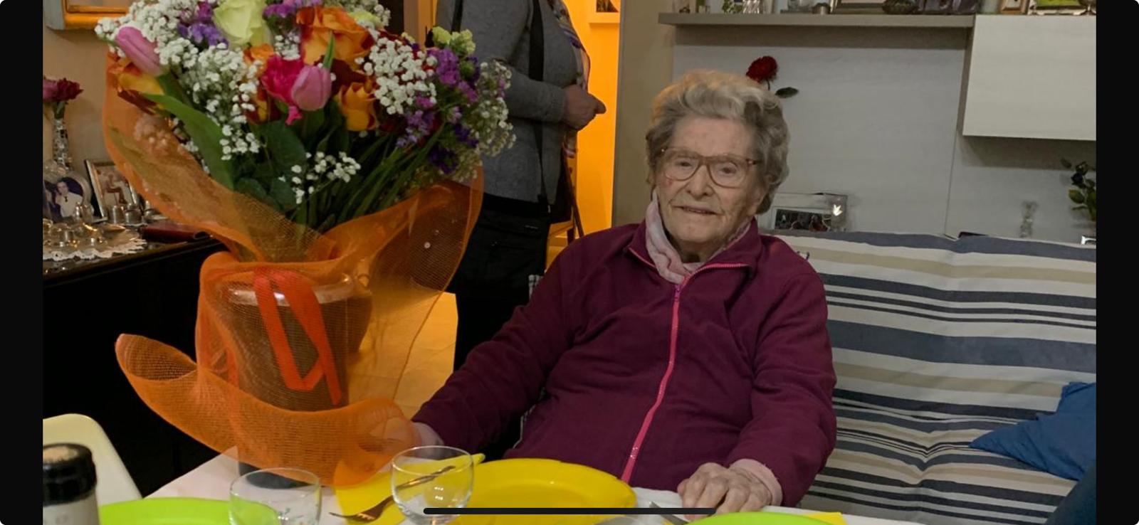 Rosa, 109 anni tra burraco e parole crociate: 