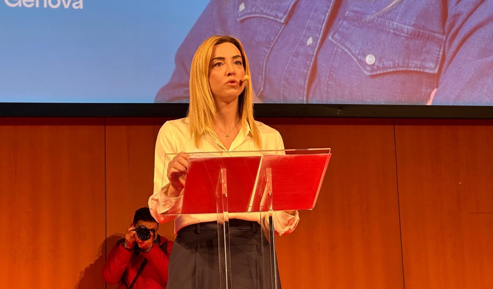 Chi è Silvia Salis, la nuova sindaca di Genova che è riuscita a tenere tutti insieme