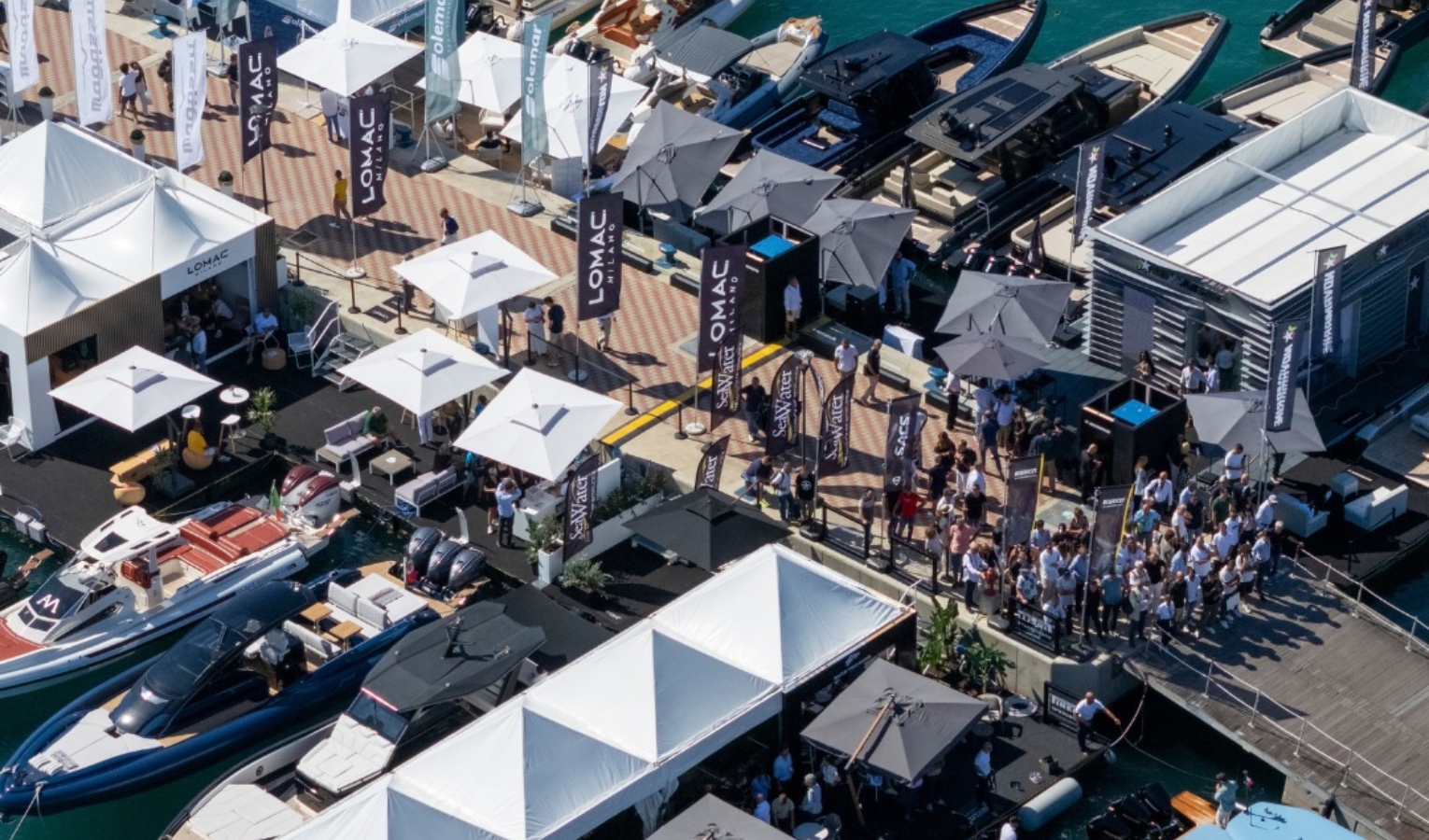 Salone Nautico, terzo giorno al via tra pelle fatta di arance e la sedia più sottile del mondo
