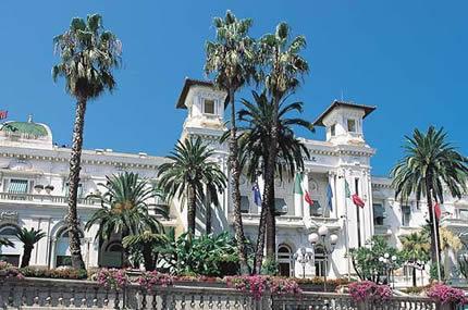 Sanremo riconosce i figli di coppie di donne ma scoppia la polemica