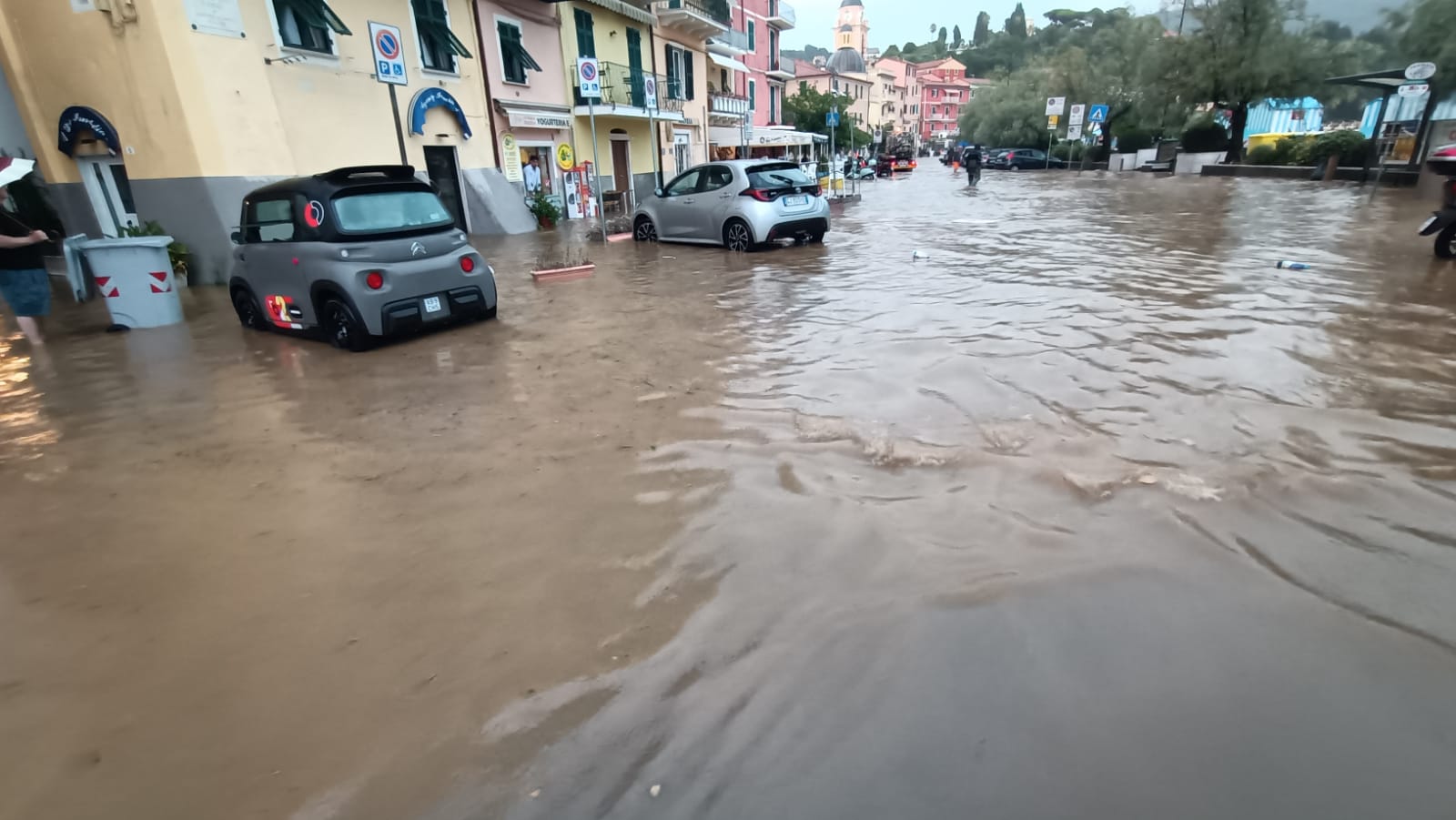 Maltempo: temporali, fulmini e locali allagamenti nel levante della Liguria