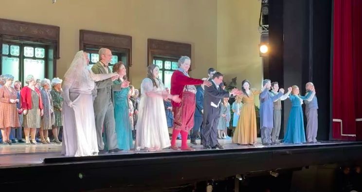 Applausi per il Falstaff al Carlo Felice, in sala anche Piciocchi e Salis