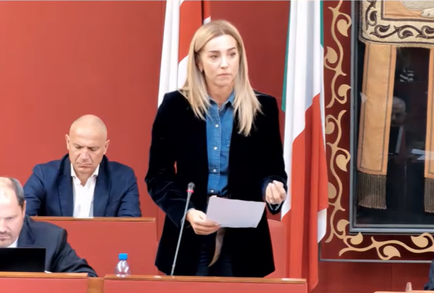 La sindaca Salis in aula: