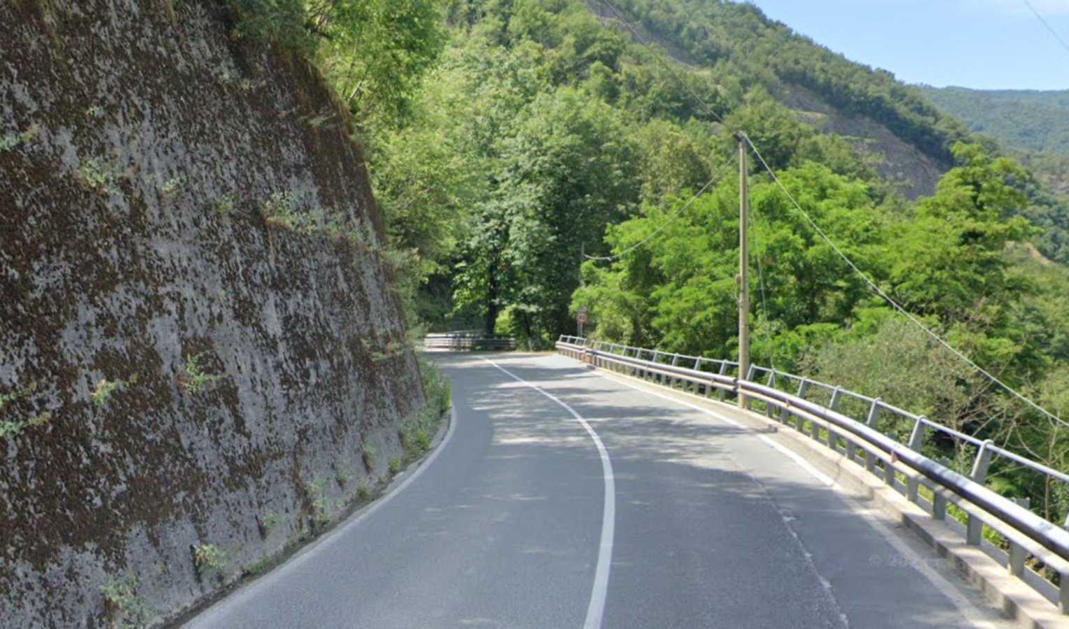 Ne, frana lungo la sp26 in Val Graveglia: strada chiusa