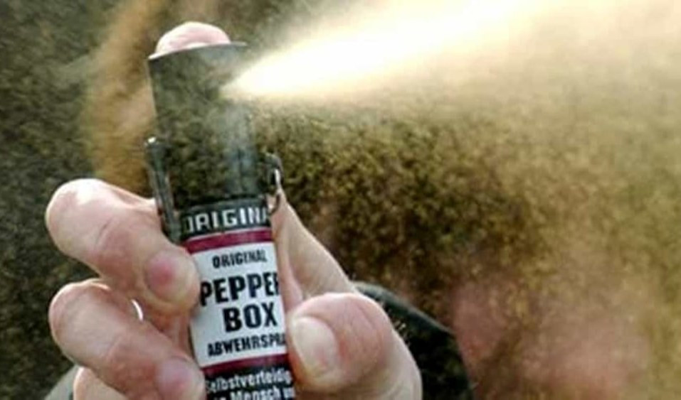 Genova, uomo aggredito con spray al peperoncino e rapinato