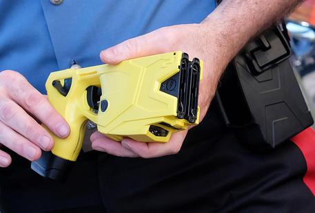 Genova verso l'addio al taser per la polizia locale