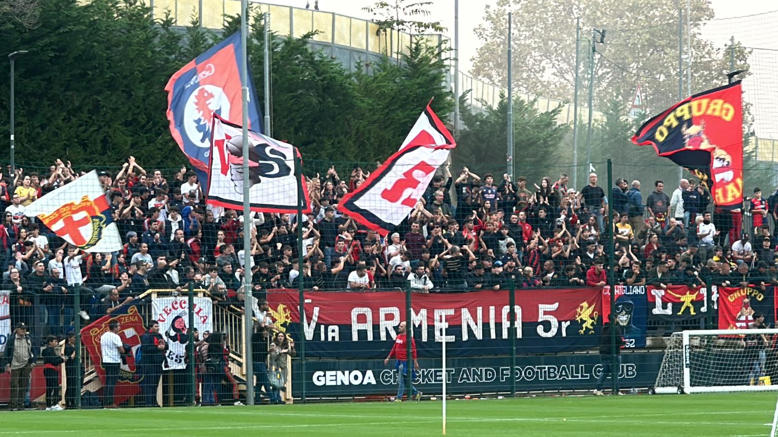 Genoa, la carica dei 500 al Pio XII per sostenere il Grifone