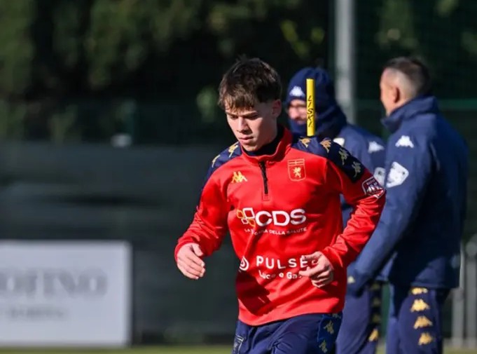 Venturino in allenamento con il Genoa