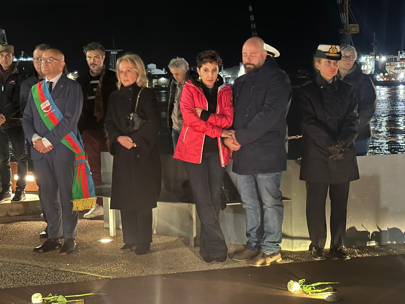 Anniversario Torre Piloti: solo due famiglie alla cerimonia delle 23.05 a Molo Giano