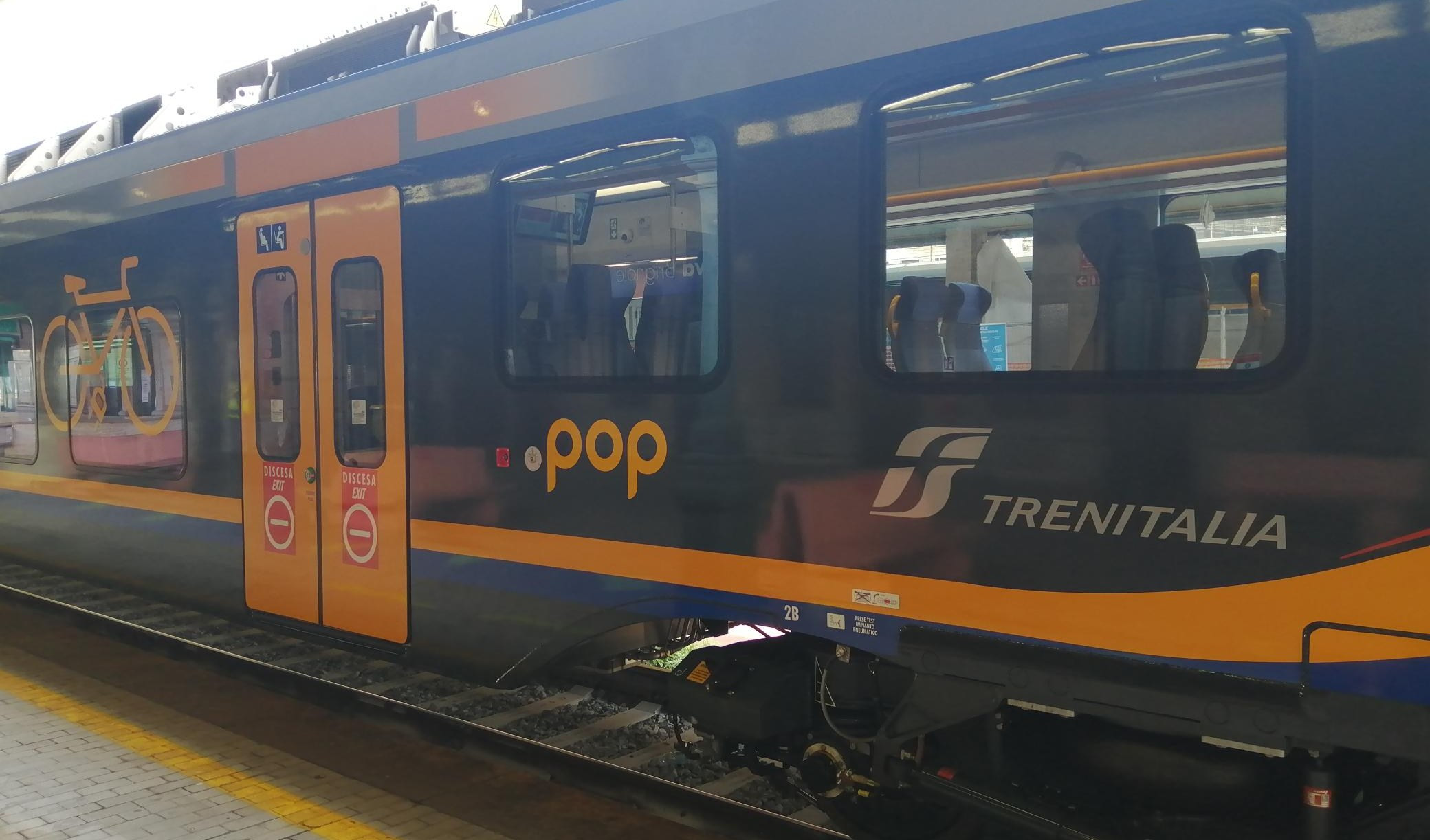 Un treno su un binario 