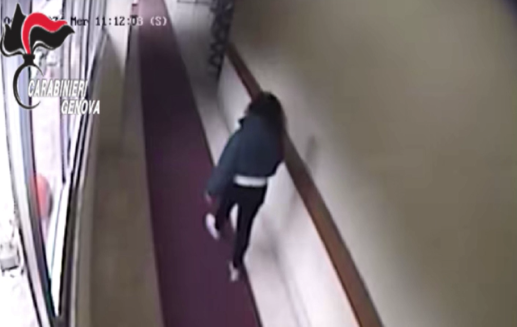 Truffe agli anziani a Genova, finti carabinieri colpiscono ancora: due giovani arrestate
