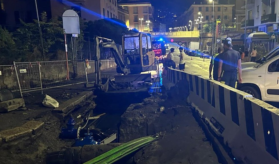 Genova, si rompe tubo: Levante senz'acqua