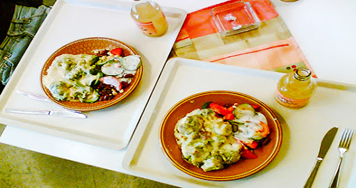 Vermi nella pasta in cinque scuole genovesi, scatta la multa e le indagini della Asl