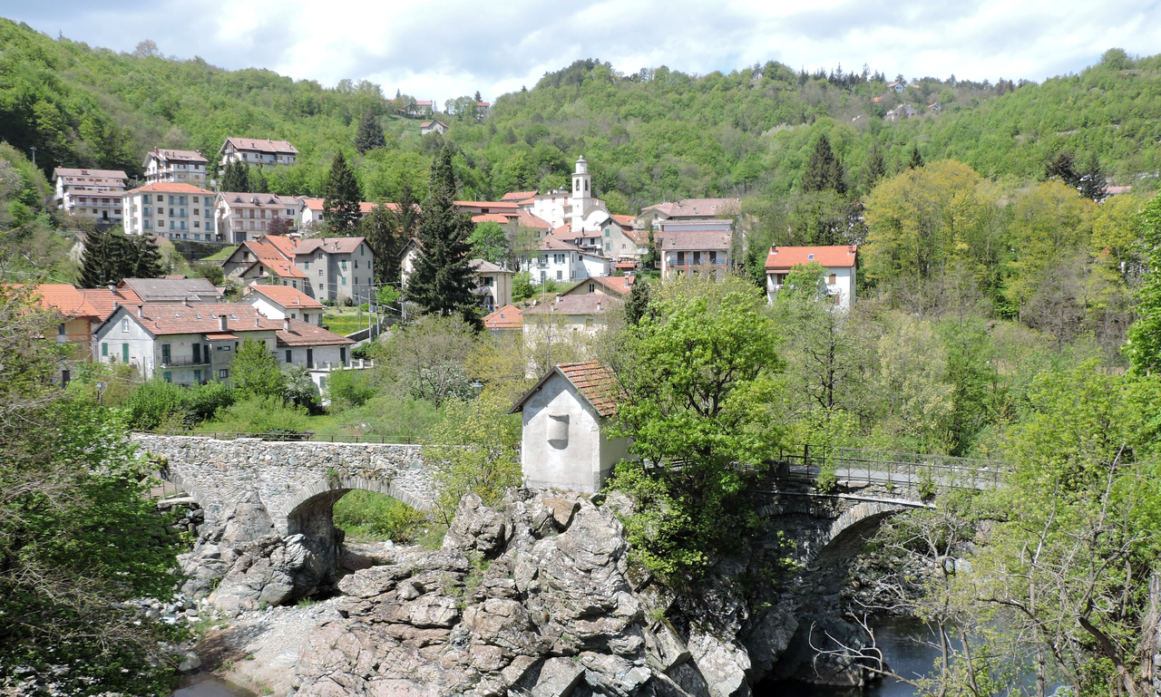 Urbe capitale delle case per stranieri, è il comune ligure con più richieste