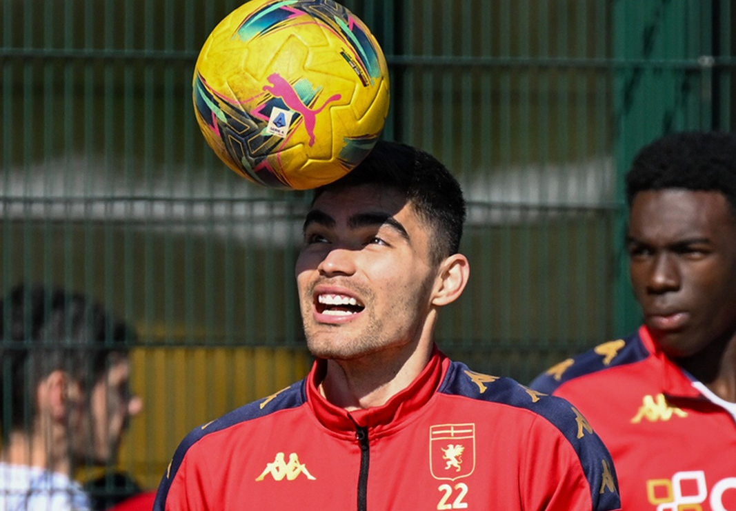 Vasquez palleggia in allenamento a Pegli