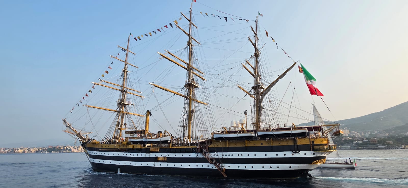 L'Amerigo Vespucci a Genova, la storia della nave più bella del mondo