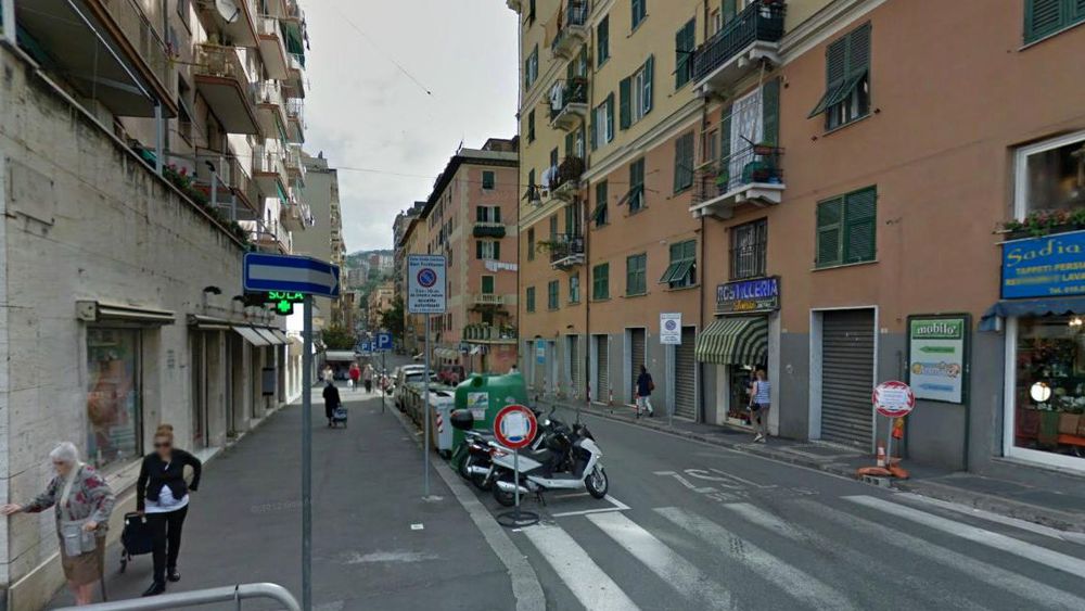 Ancora incidenti, donna investita da un'auto in via Donghi