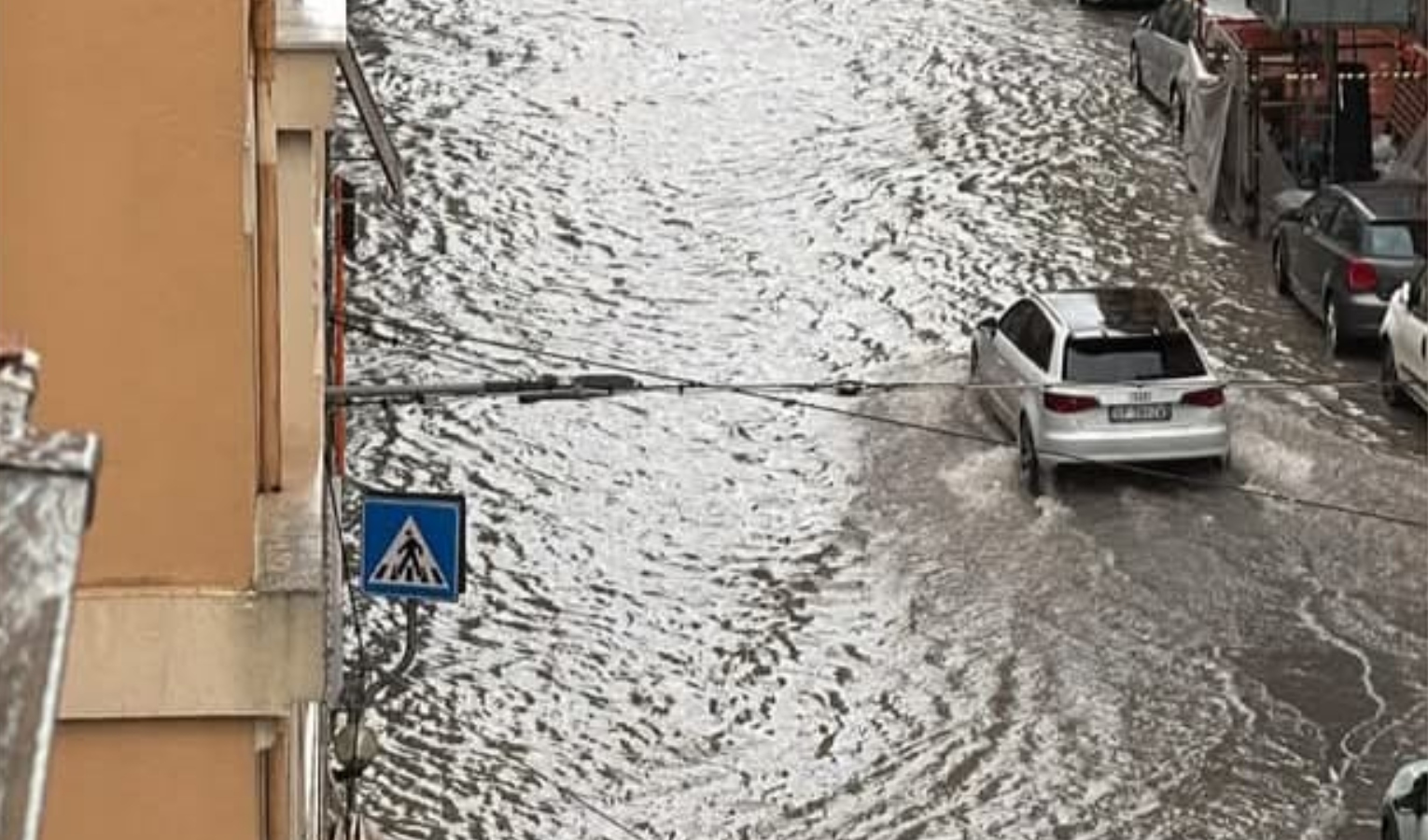 Maltempo, criticità tra Certosa e San Quirico. Sottopasso Brin chiuso, allagate diverse scuole