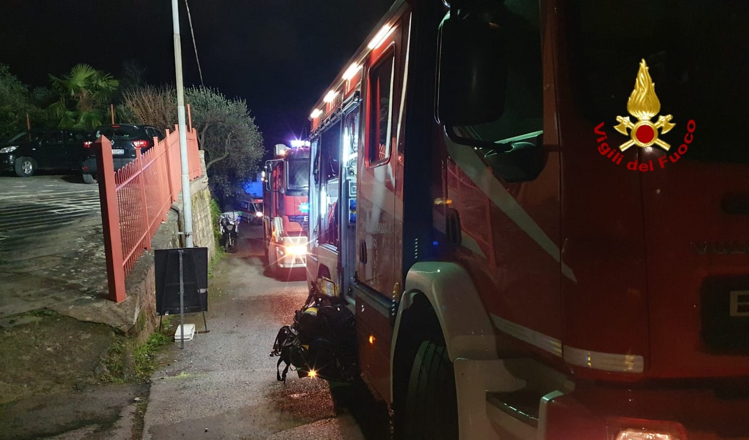 Incendio a Savignone, brucia nella notte un deposito degli attrezzi