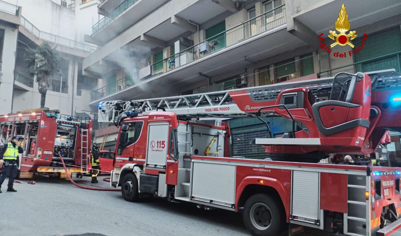 Incendio in un palazzo di Oregina, 7 persone all'ospedale