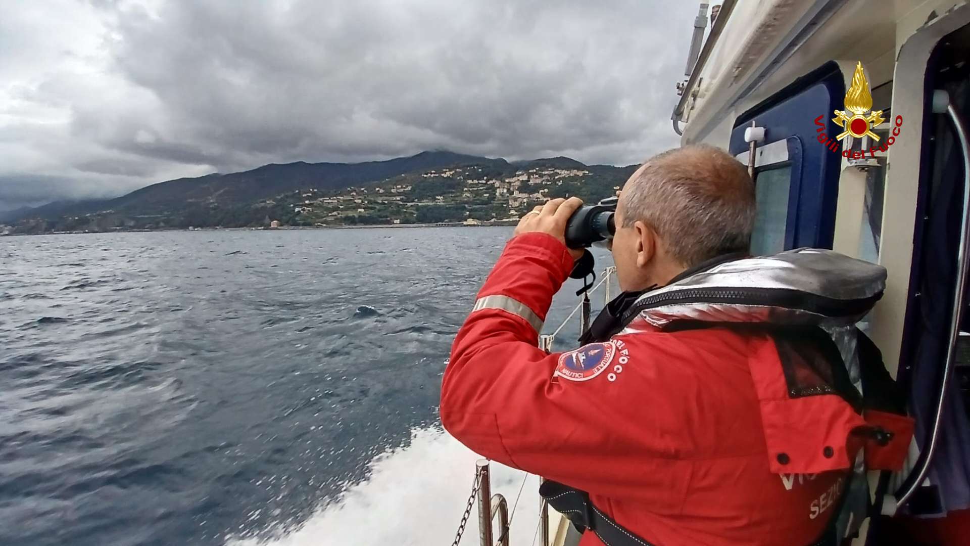 Sub disperso ad Arenzano, proseguono le ricerche: elicottero in volo