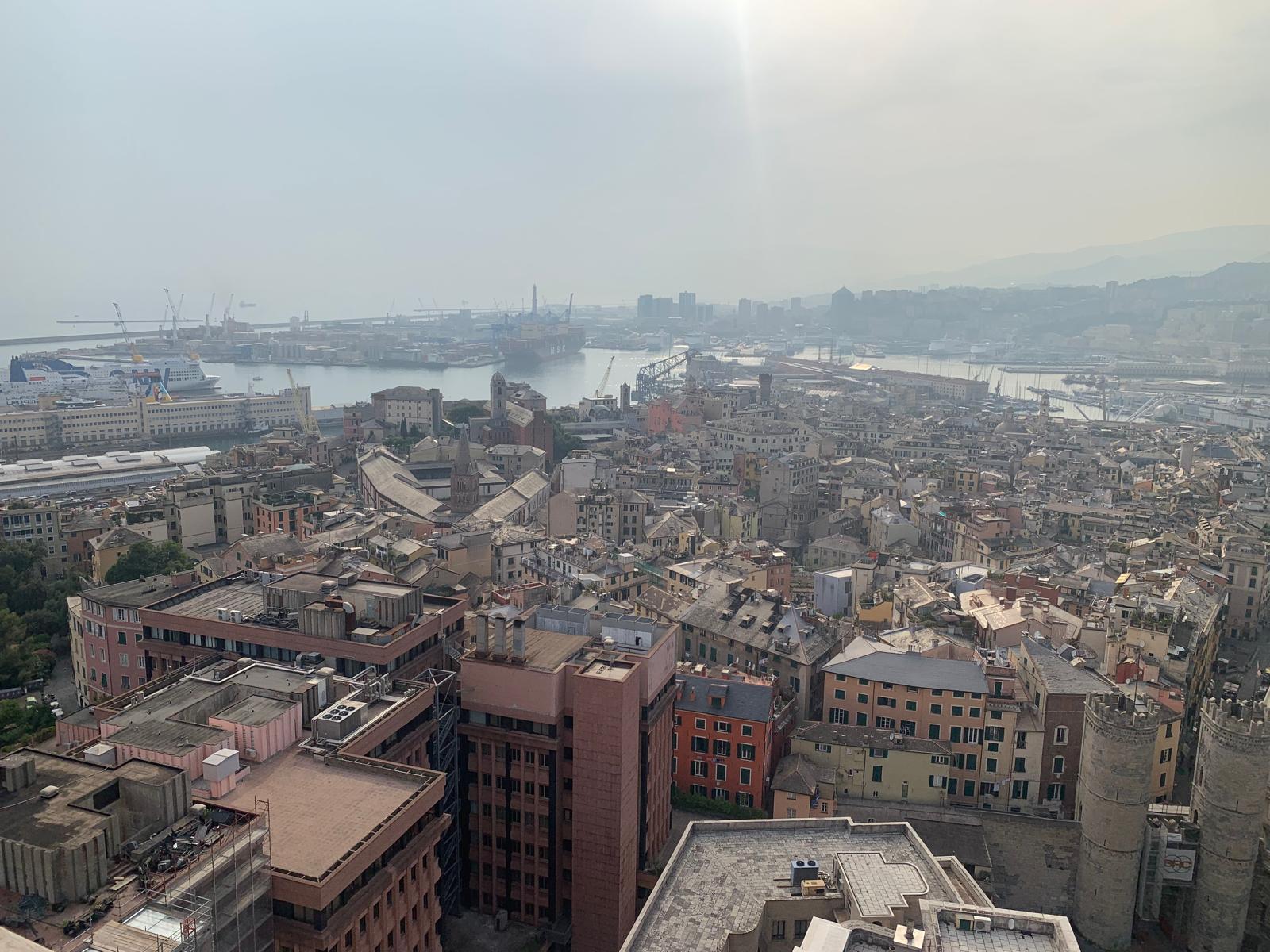 Foschia sulla Liguria, colpa (anche) degli incendi in Canada