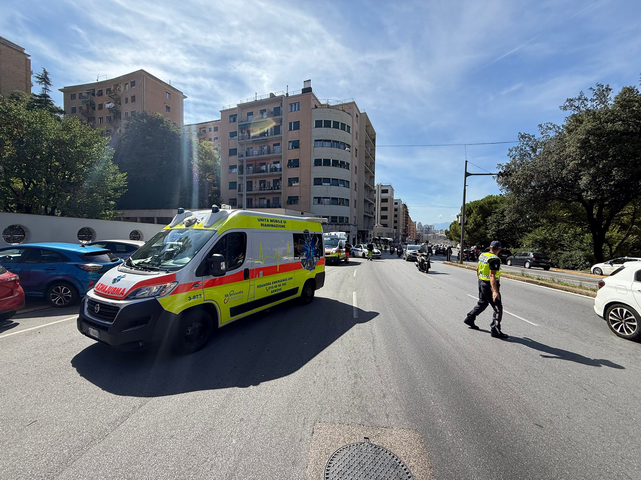 Olio su asfalto in corso Gastaldi, due motocicilisti all'ospedale